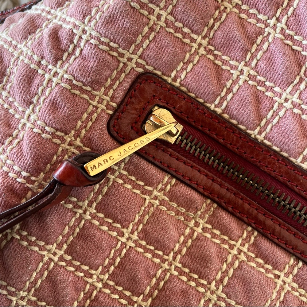 MARC JACOBS Banana Pink Denim Quilted Gold Chain Hobo Bag - Picture 6 of 15